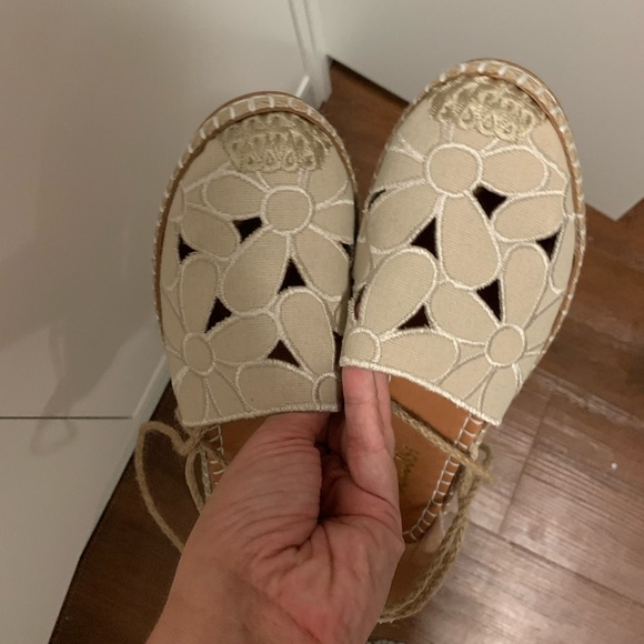 Lace up sandals - Picture 9 of 11